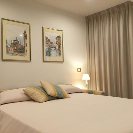 Genovese Villa Elena Appartamenti Varazze Zewnętrze zdjęcie